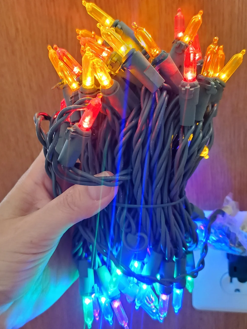 PHILIPS Multi Colored 60-Count Twinkling LED Mini Lights